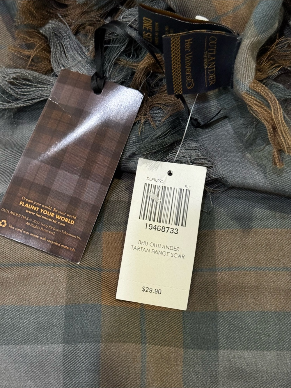NWT Her Universe Outlander tartan fringe scarf - Picture 4 of 5